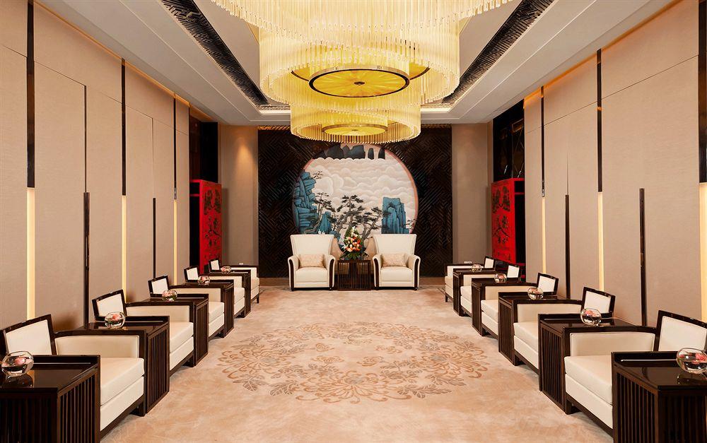 Sheraton Changchun Jingyuetan Hotel Екстериор снимка