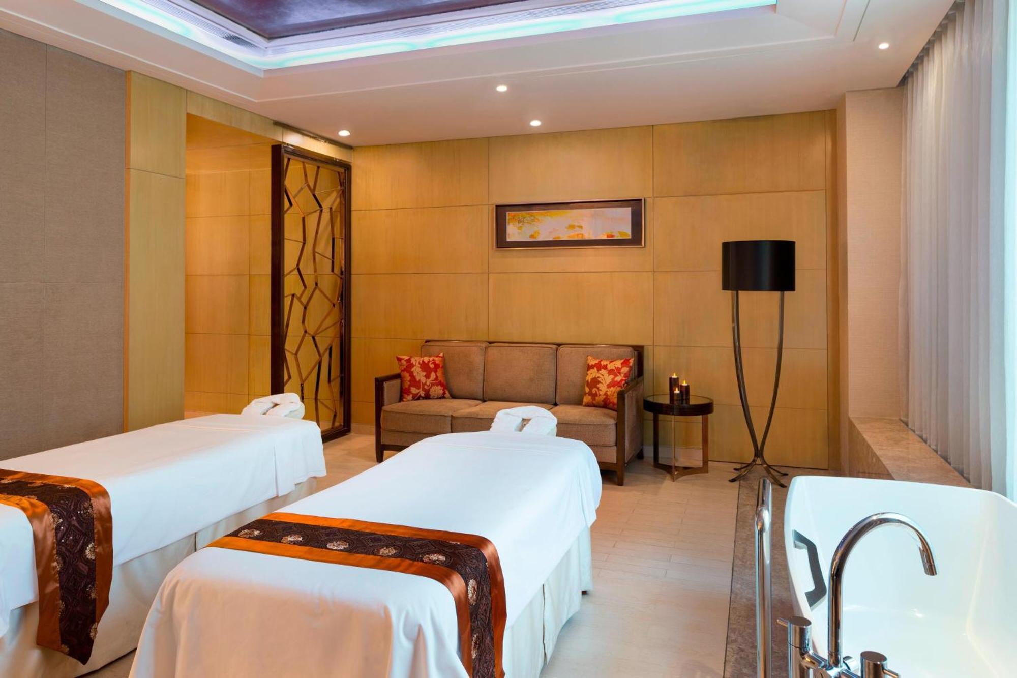 Sheraton Changchun Jingyuetan Hotel Екстериор снимка