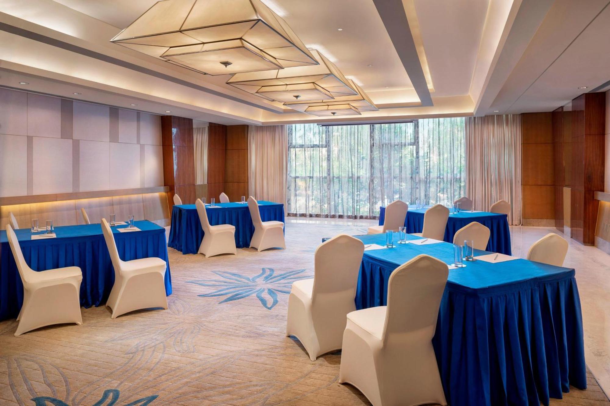 Sheraton Changchun Jingyuetan Hotel Екстериор снимка