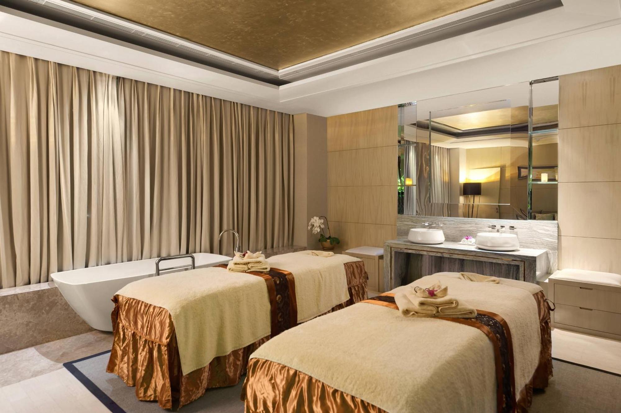Sheraton Changchun Jingyuetan Hotel Екстериор снимка