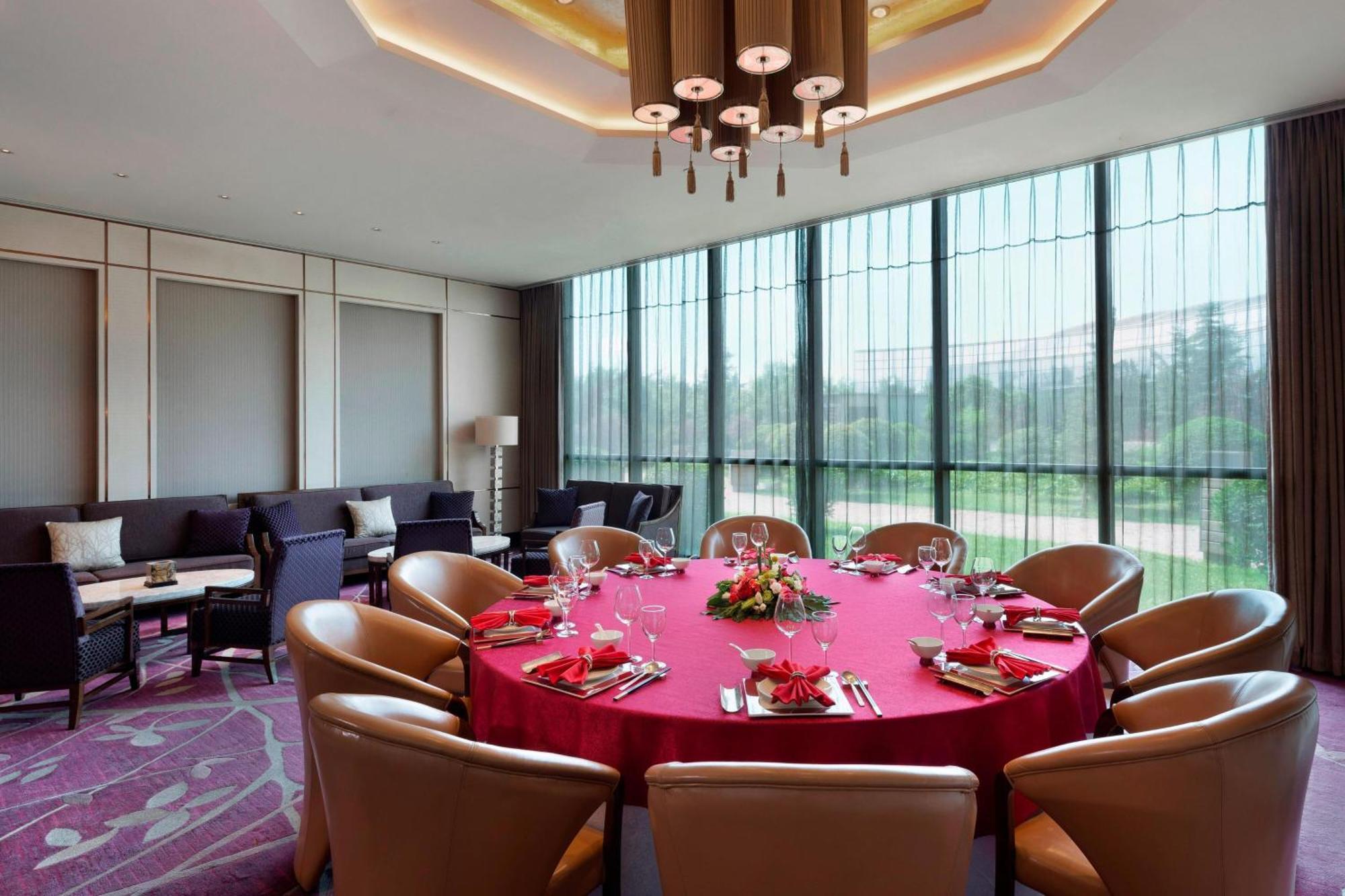 Sheraton Changchun Jingyuetan Hotel Екстериор снимка