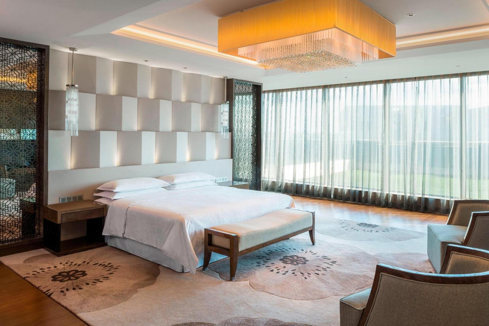 Sheraton Changchun Jingyuetan Hotel Екстериор снимка