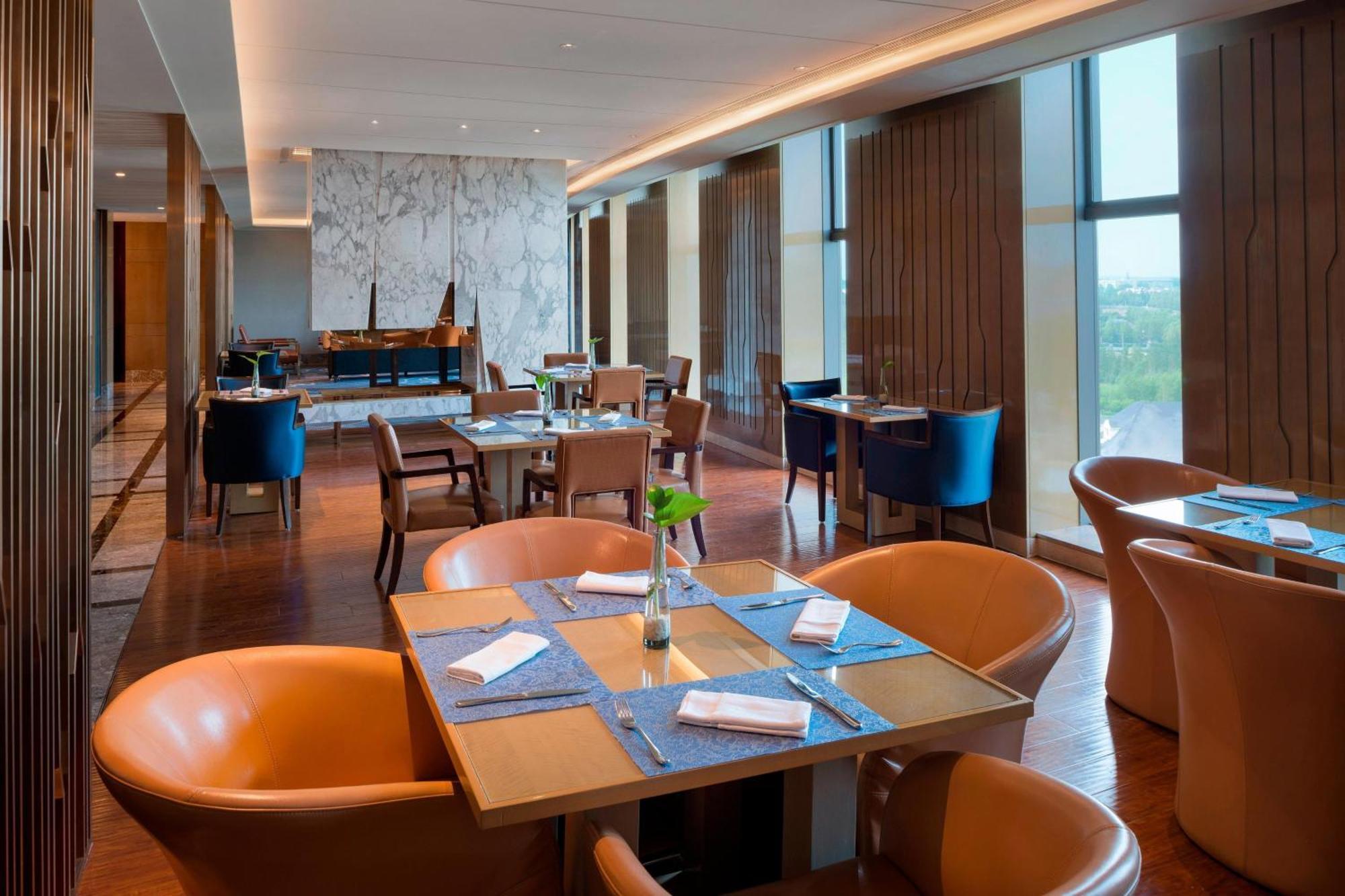 Sheraton Changchun Jingyuetan Hotel Екстериор снимка