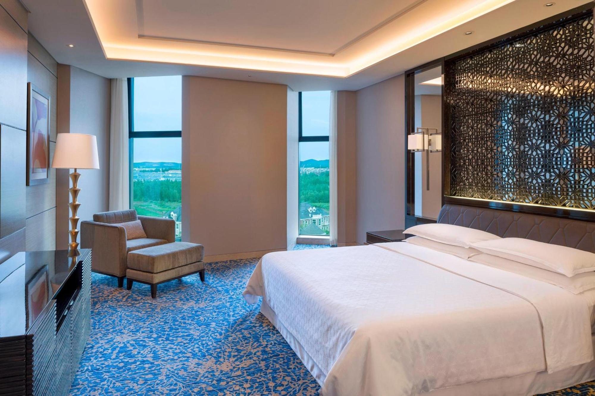 Sheraton Changchun Jingyuetan Hotel Екстериор снимка