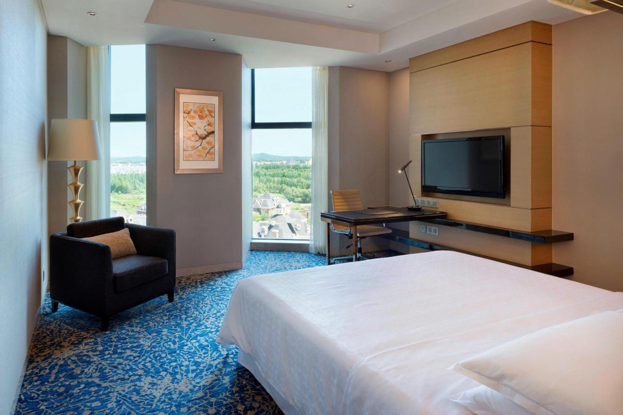 Sheraton Changchun Jingyuetan Hotel Екстериор снимка