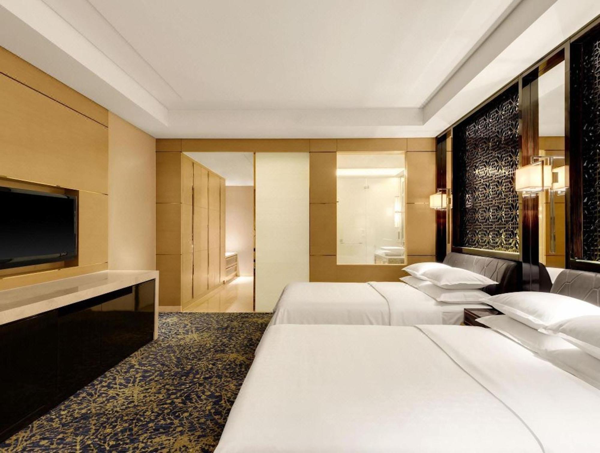 Sheraton Changchun Jingyuetan Hotel Екстериор снимка