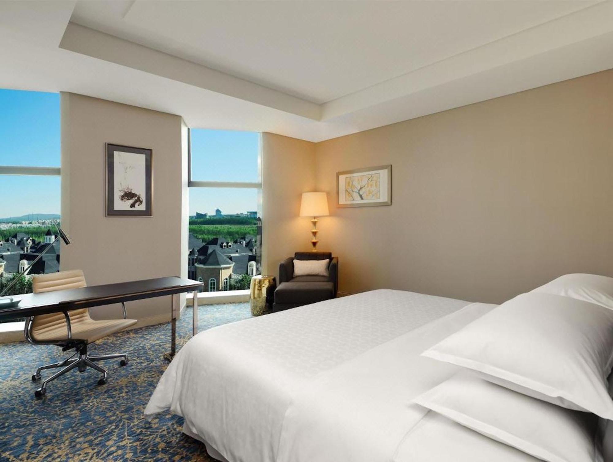 Sheraton Changchun Jingyuetan Hotel Екстериор снимка