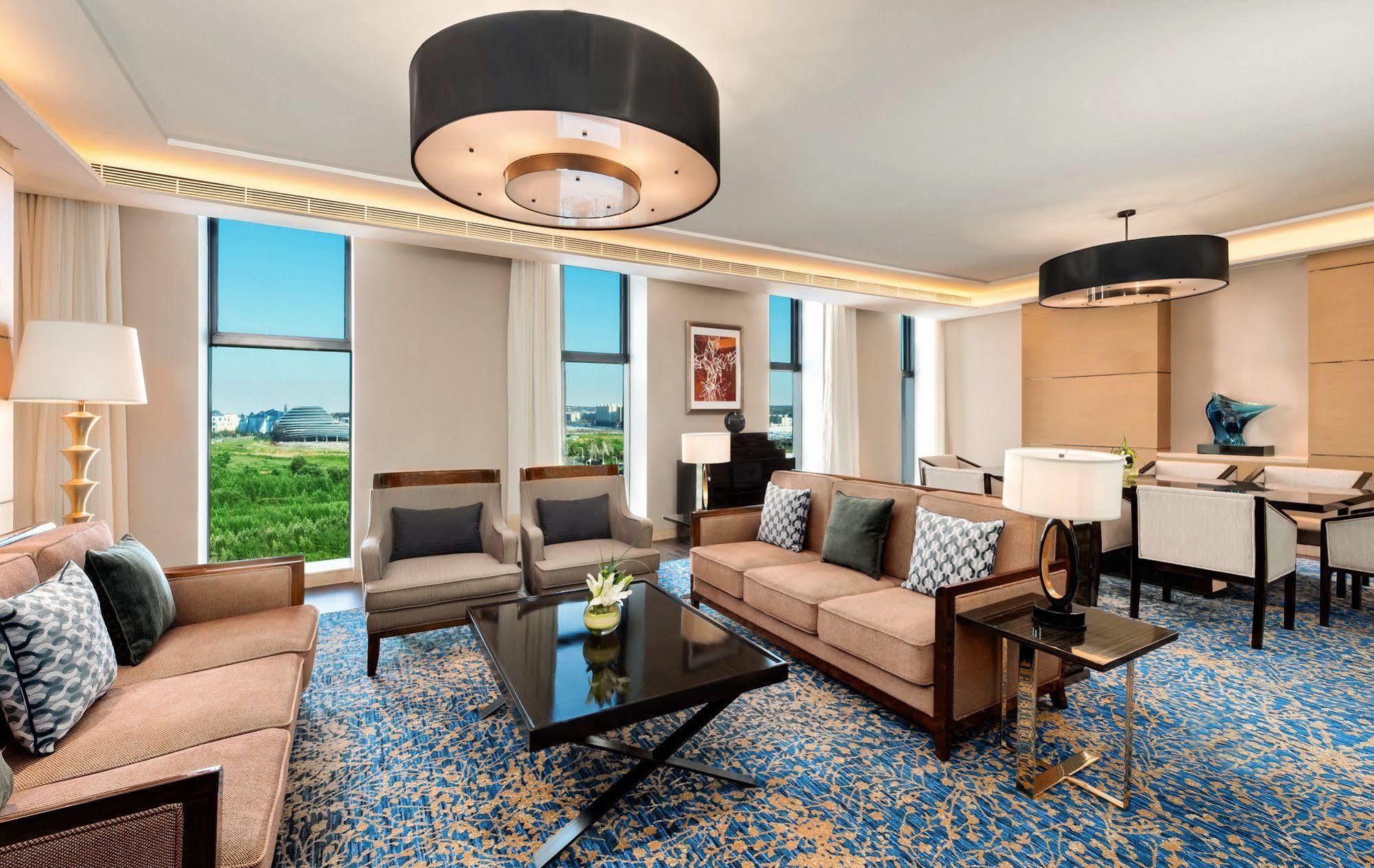 Sheraton Changchun Jingyuetan Hotel Екстериор снимка