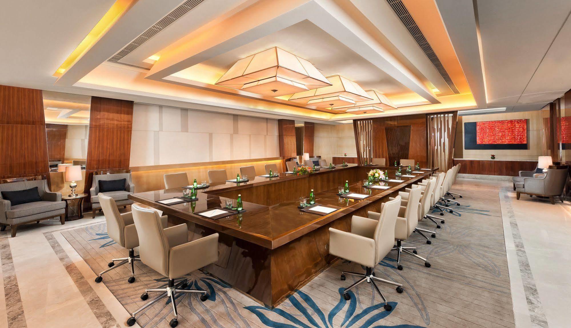 Sheraton Changchun Jingyuetan Hotel Екстериор снимка