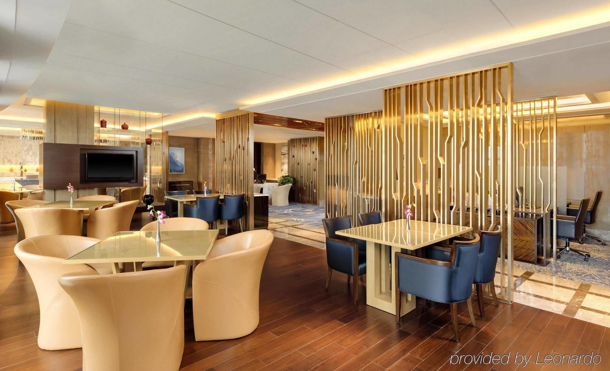 Sheraton Changchun Jingyuetan Hotel Екстериор снимка